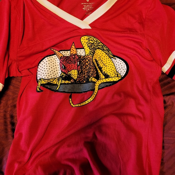 UoG gryphon red t-shirt - womens medium - Picture 1 of 2